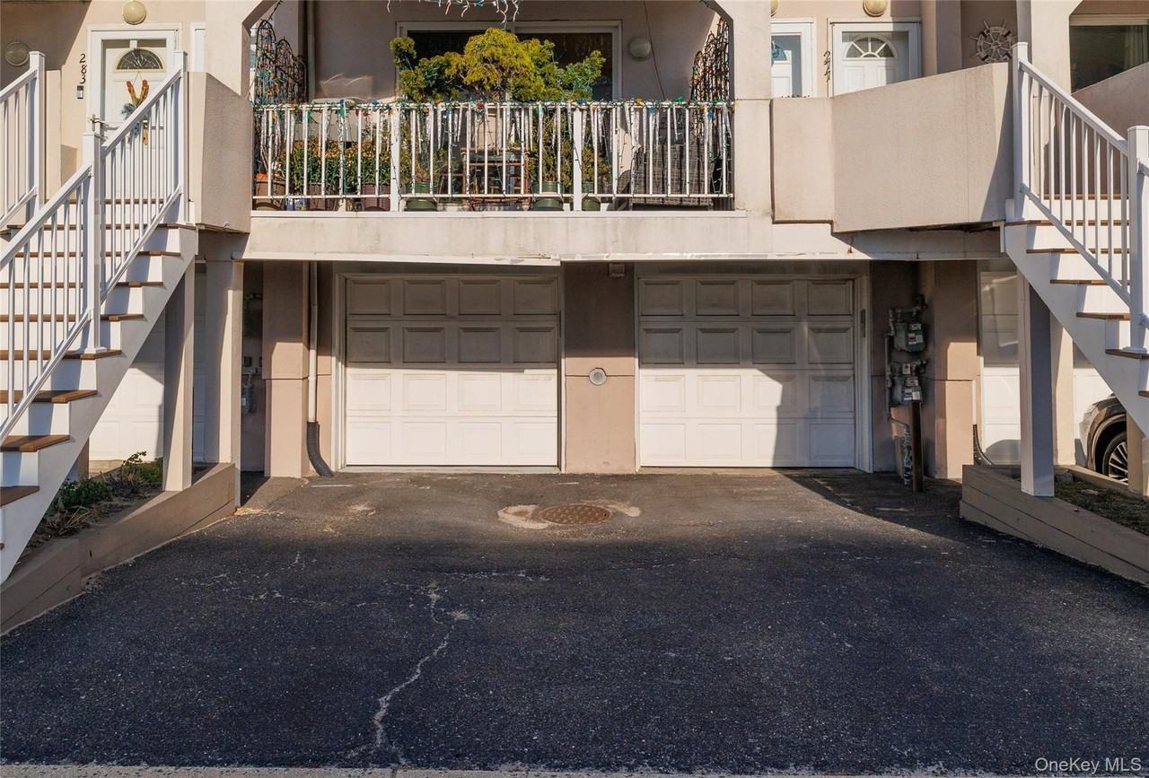 277 W Broadway - Photo 3 of 40