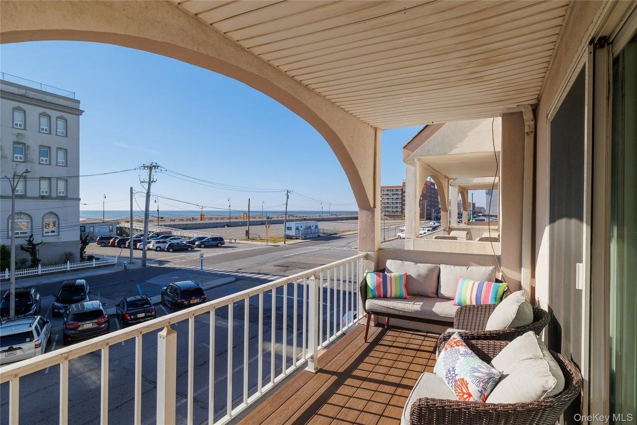 277 W Broadway - Photo 4 of 40