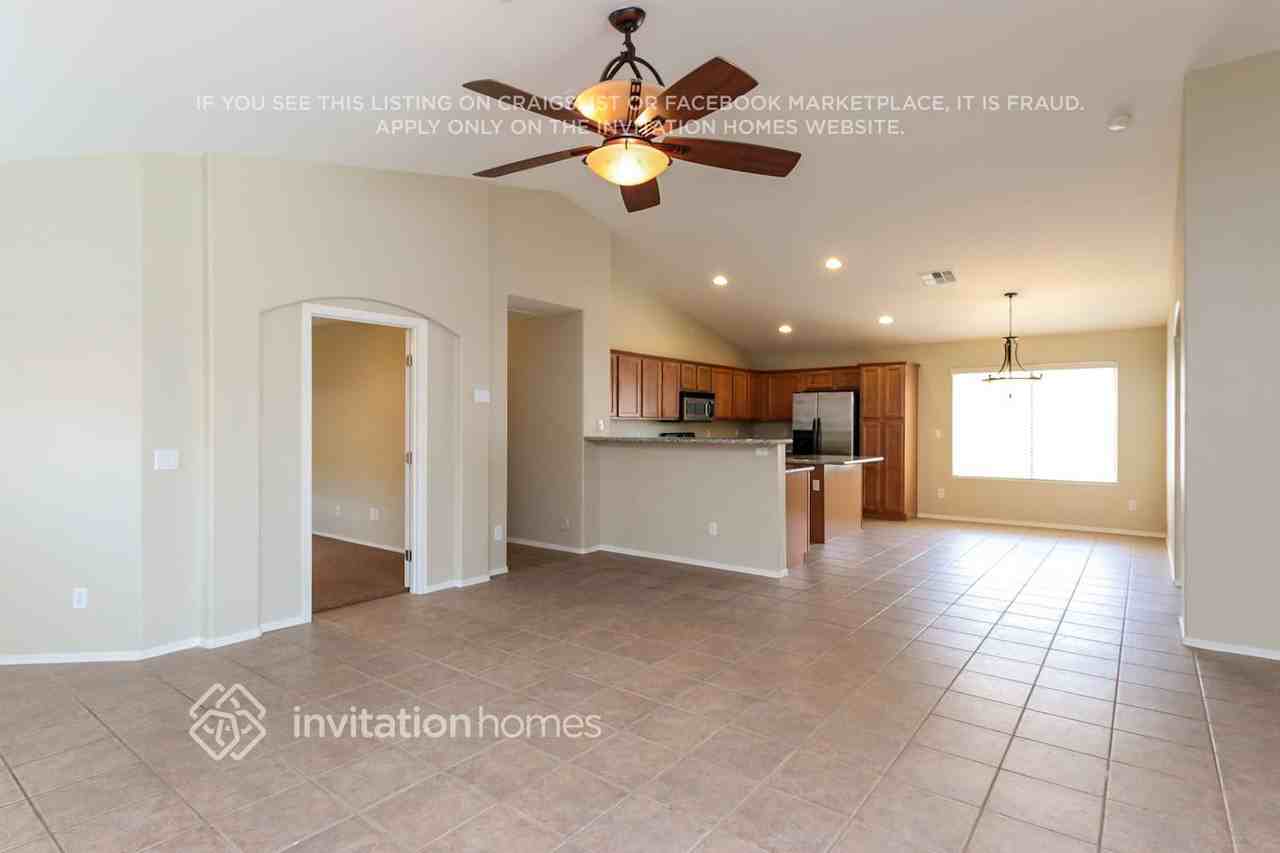 35525 N Belgian Blue Ct - Photo 3 of 19