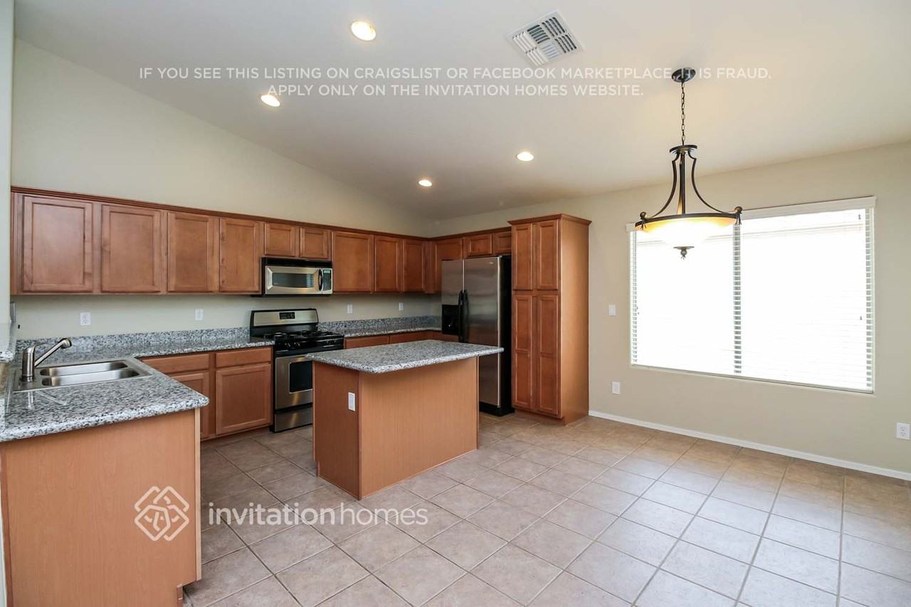 35525 N Belgian Blue Ct - Photo 5 of 19