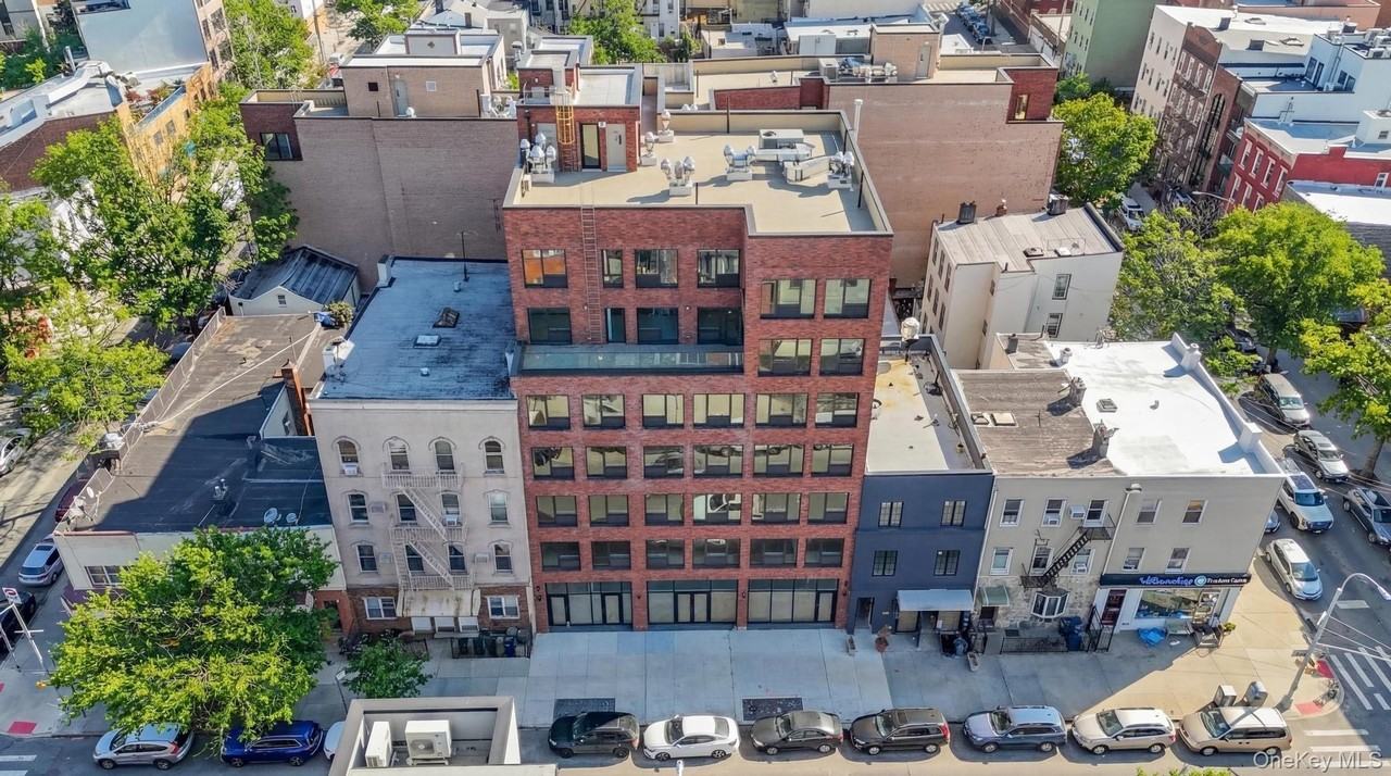 444 Graham Ave #2I