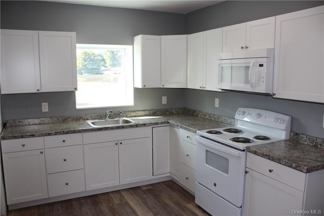 3144 Us Route 9w Apt 3 - Photo 2 of 15