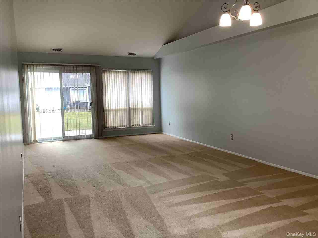 825 Spring Lake Dr - Photo 7 of 11