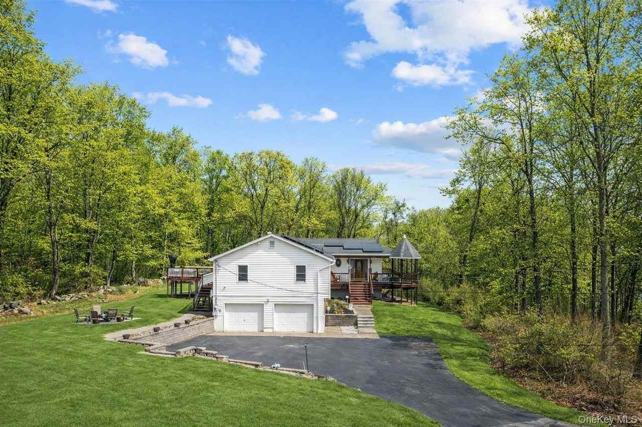 10 Vernon Dr - Photo 3 of 42