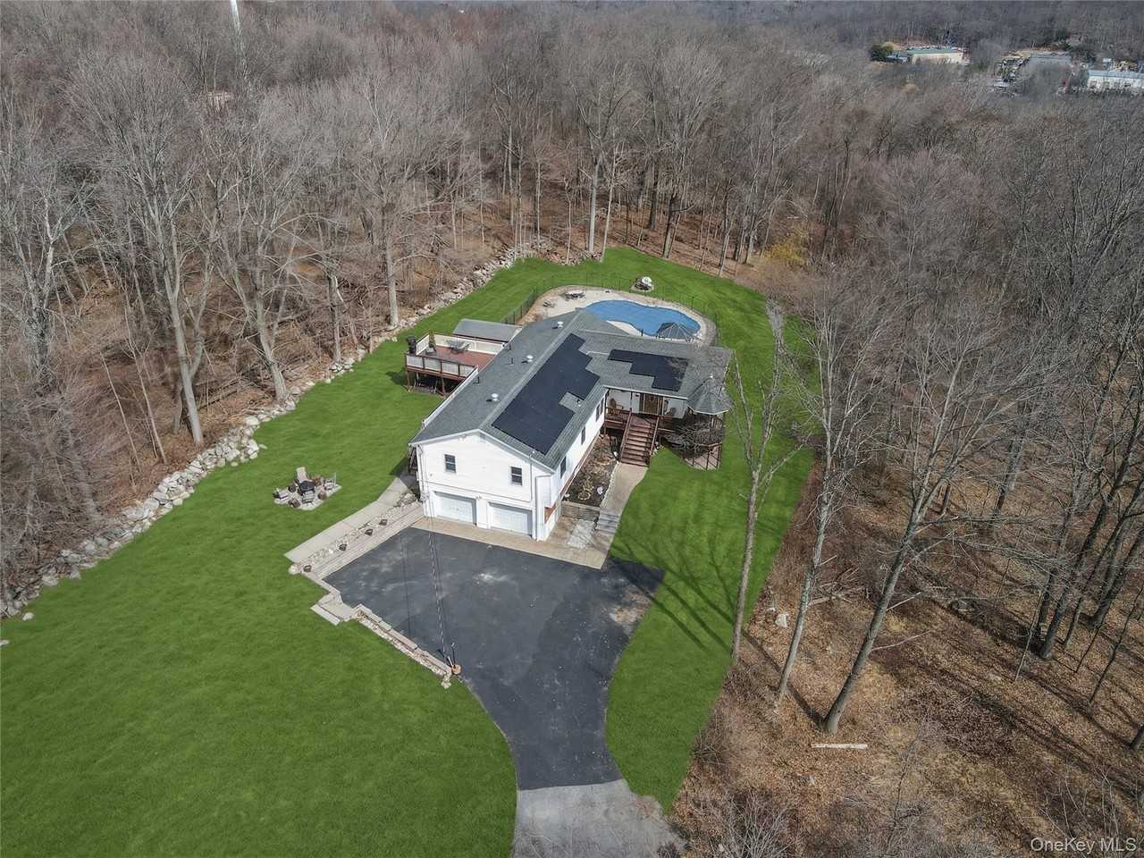 10 Vernon Dr - Photo 5 of 42