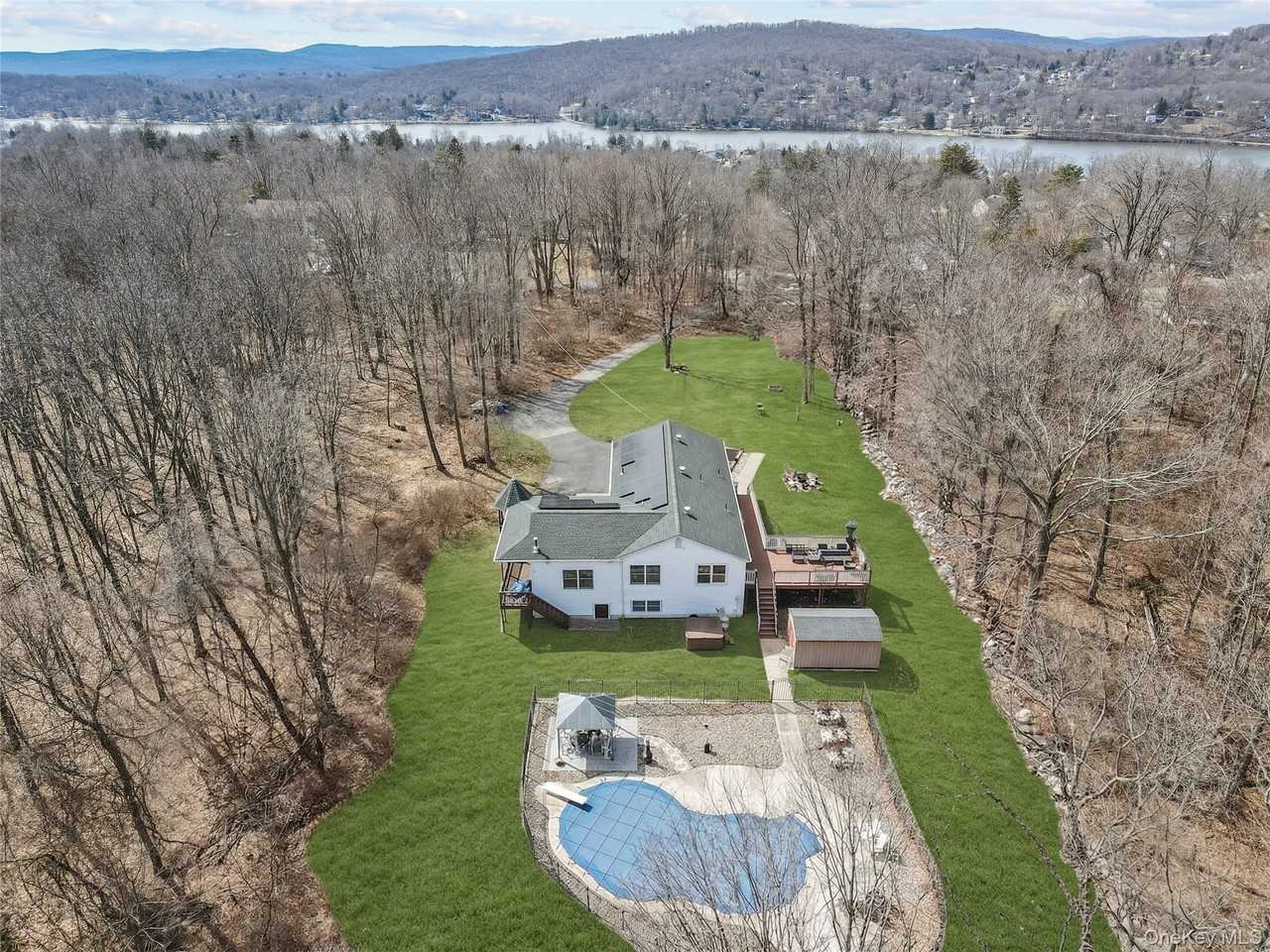 10 Vernon Dr - Photo 6 of 42