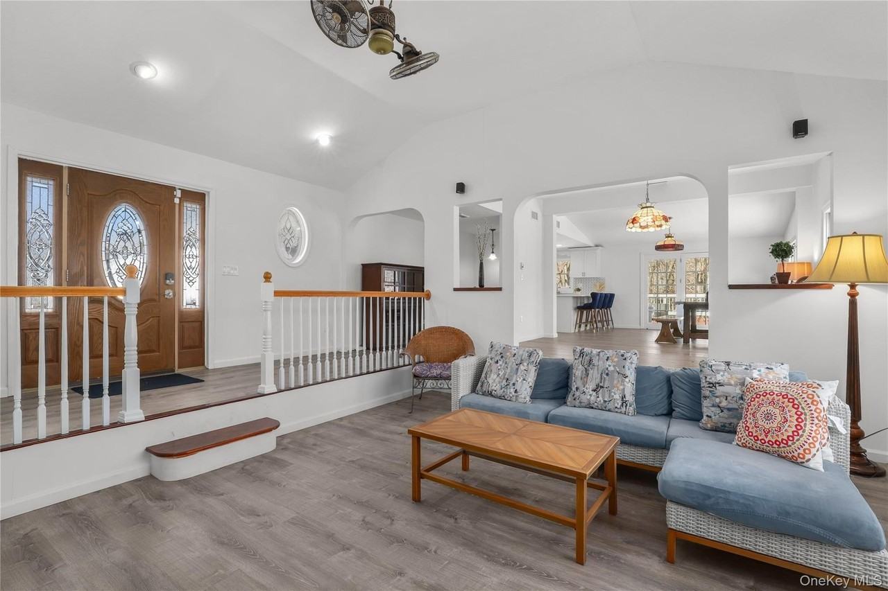 10 Vernon Dr - Photo 7 of 42