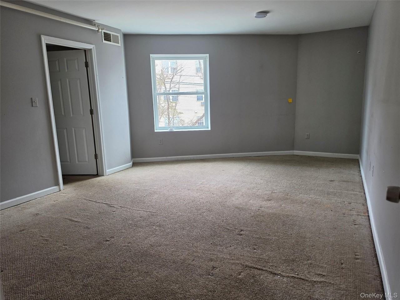 13 Lake St Apt 205 - Photo 3 of 6