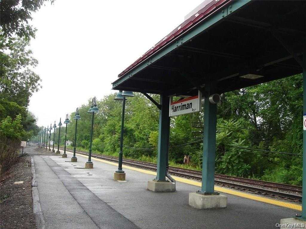 13 Lake St Apt 205 - Photo 5 of 6