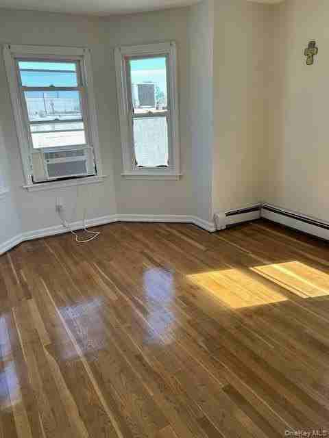 100 Merrick Rd - Photo 3 of 10