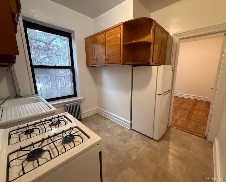 214 E Mosholu Pkwy S Apt 3 - Photo 6 of 9