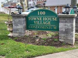 featured image of 100 Towne House Vlg #805