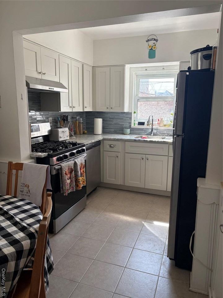 344 E Penn St - Photo 2 of 17