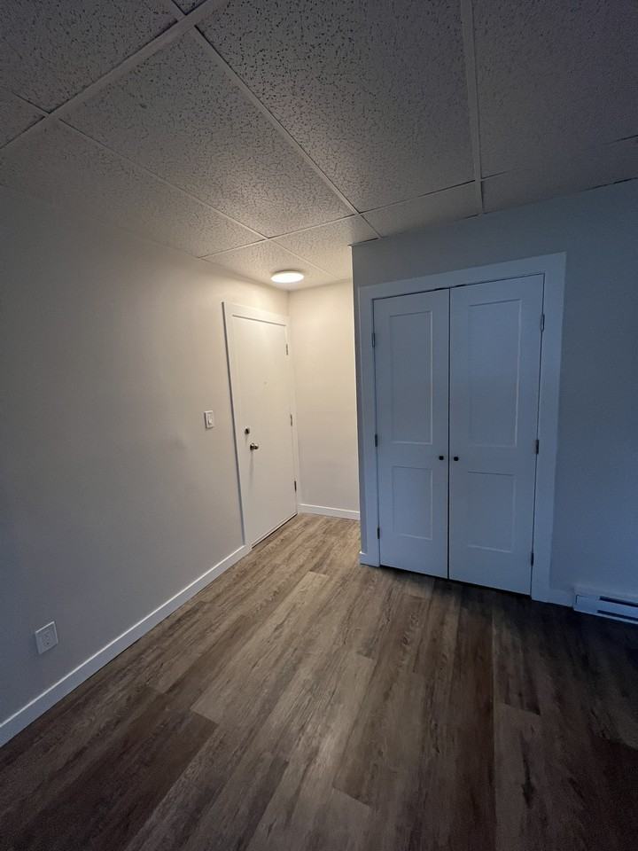 1604 45 St4 #4 - Photo 2 of 10