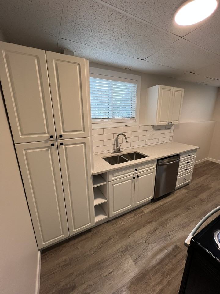 1604 45 St4 #4 - Photo 6 of 10