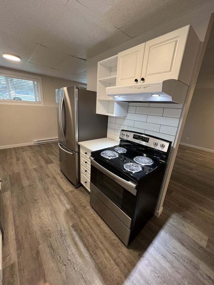 1604 45 St4 #4 - Photo 7 of 10