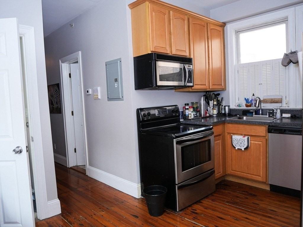 16 Chestnut Hill Ave Apt 2 - Photo 2 of 10