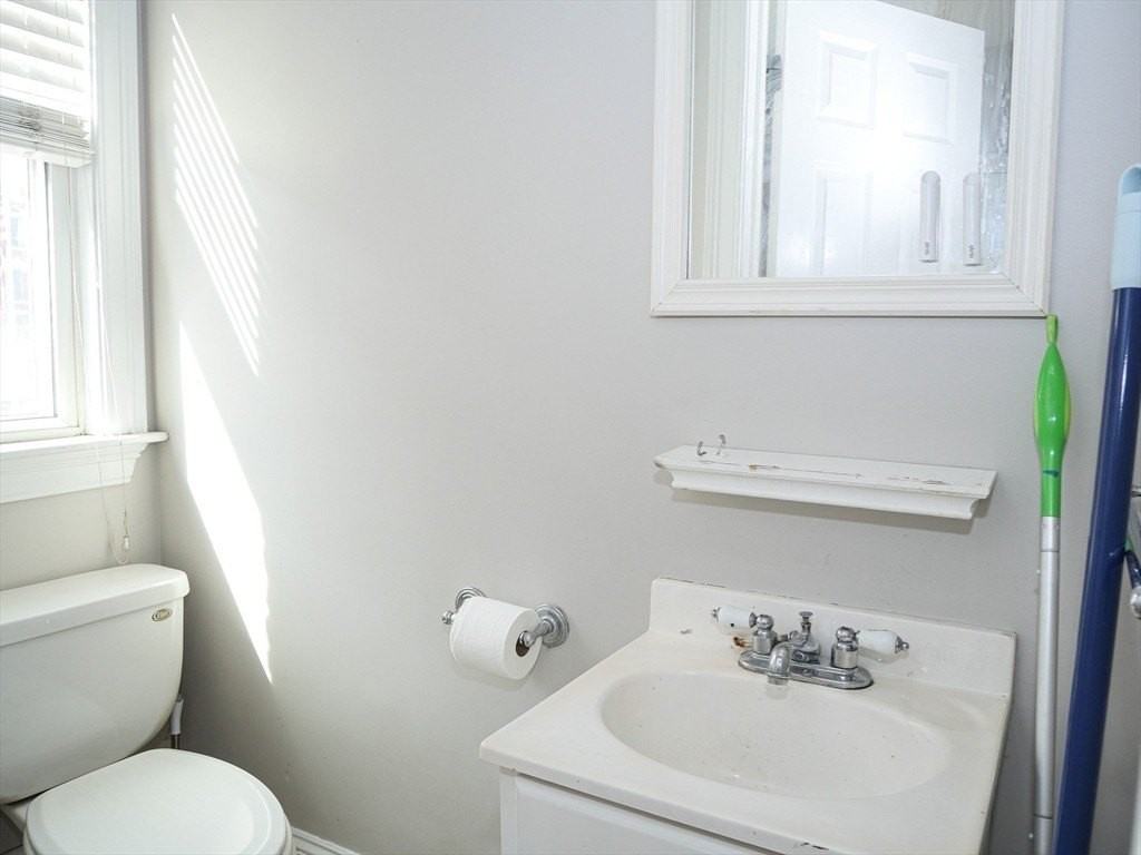 16 Chestnut Hill Ave Apt 2 - Photo 5 of 10