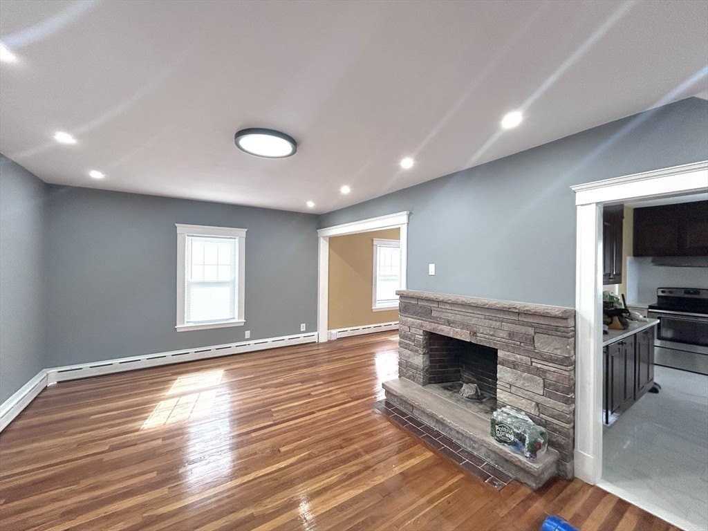 11 Earle St - Photo 2 of 14