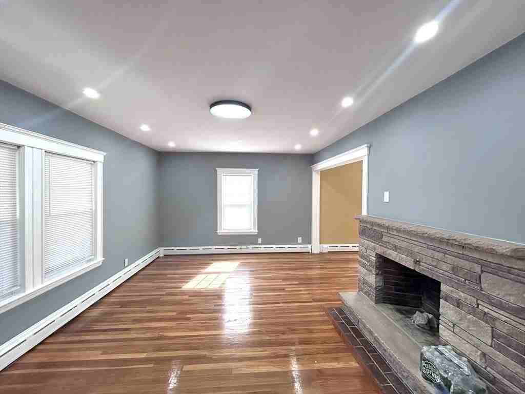 11 Earle St - Photo 3 of 14