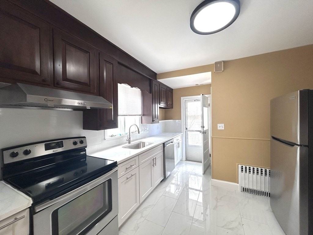 11 Earle St - Photo 7 of 14