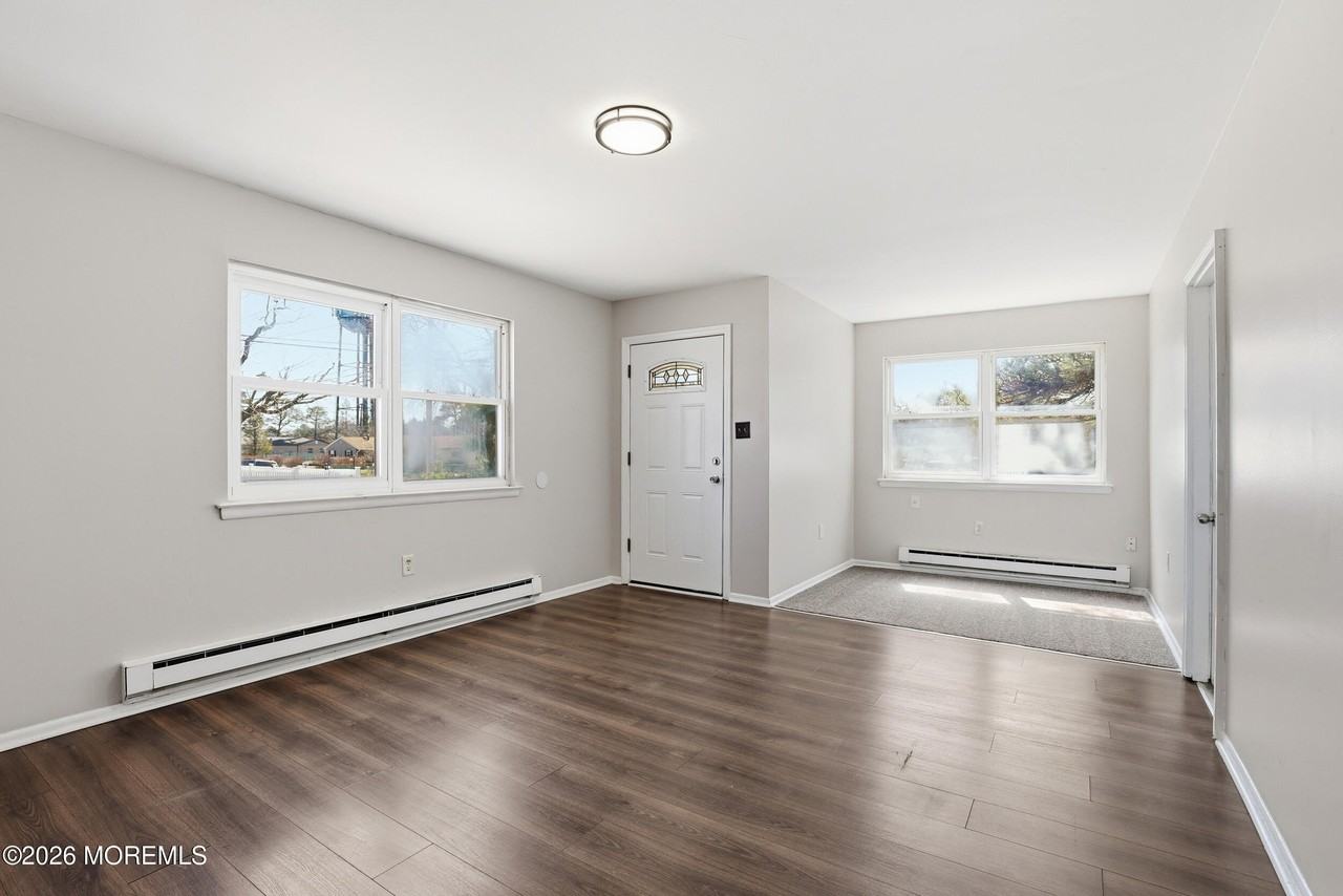 201 6th St - Photo 4 of 11