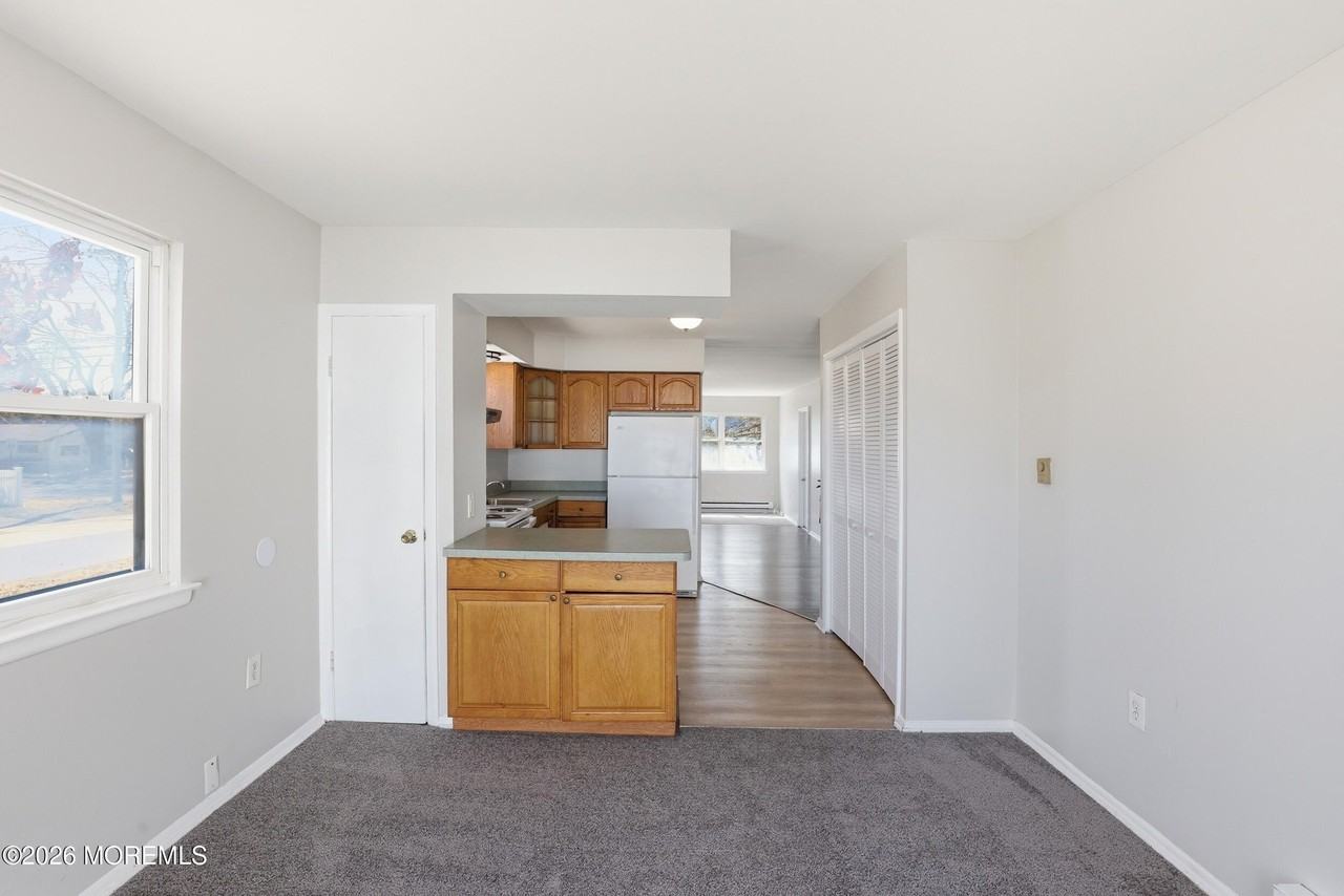 201 6th St - Photo 6 of 11