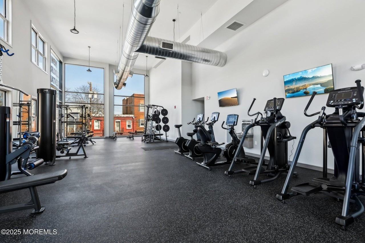 272 Willow Ave #406B