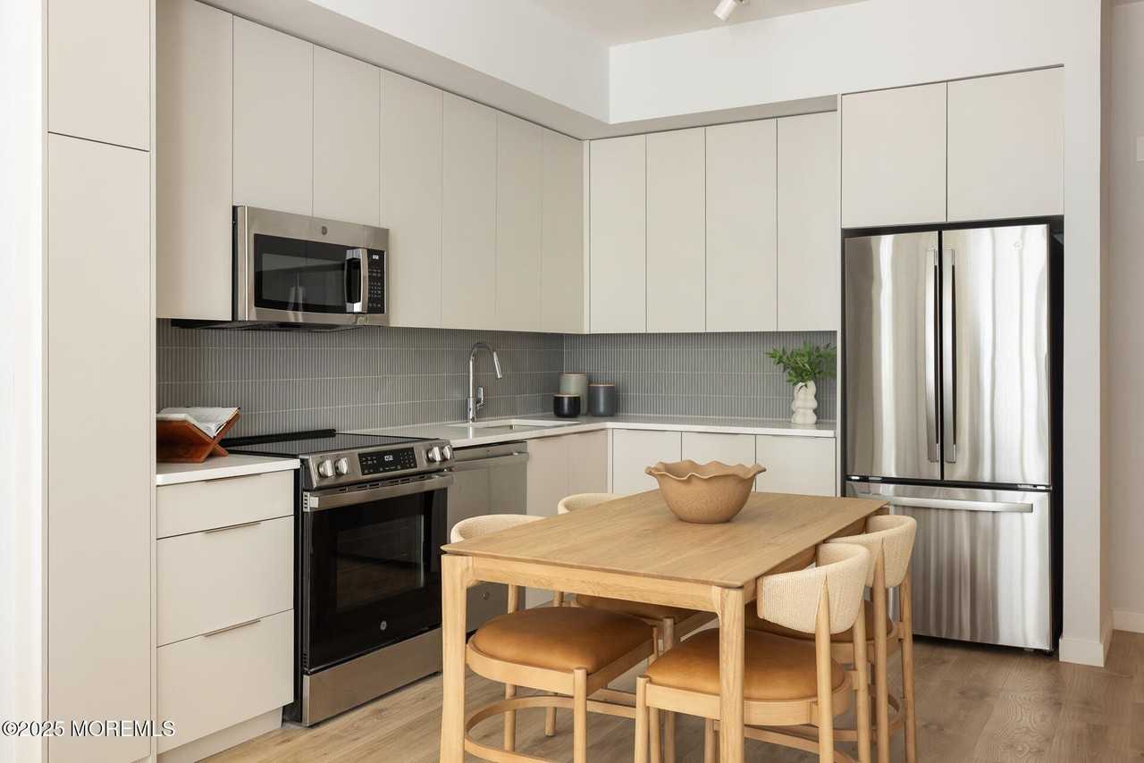 1150 Kingsley St #509 - Photo 5 of 8