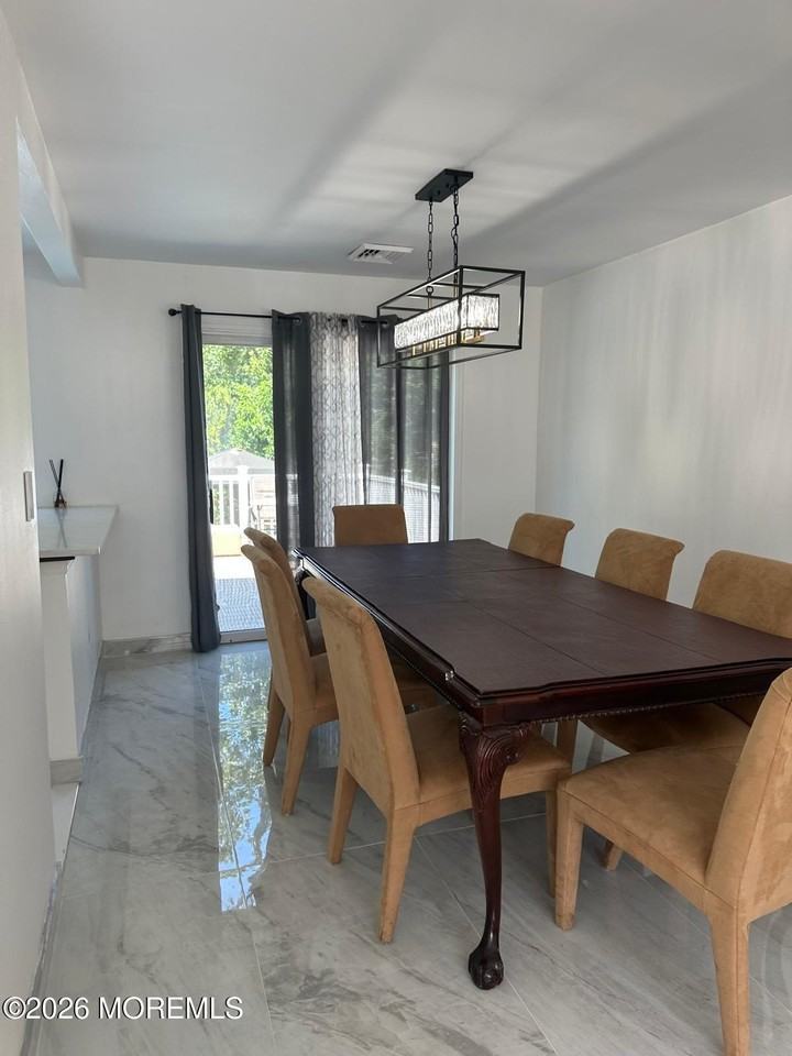 507 Elizabeth St - Photo 4 of 11