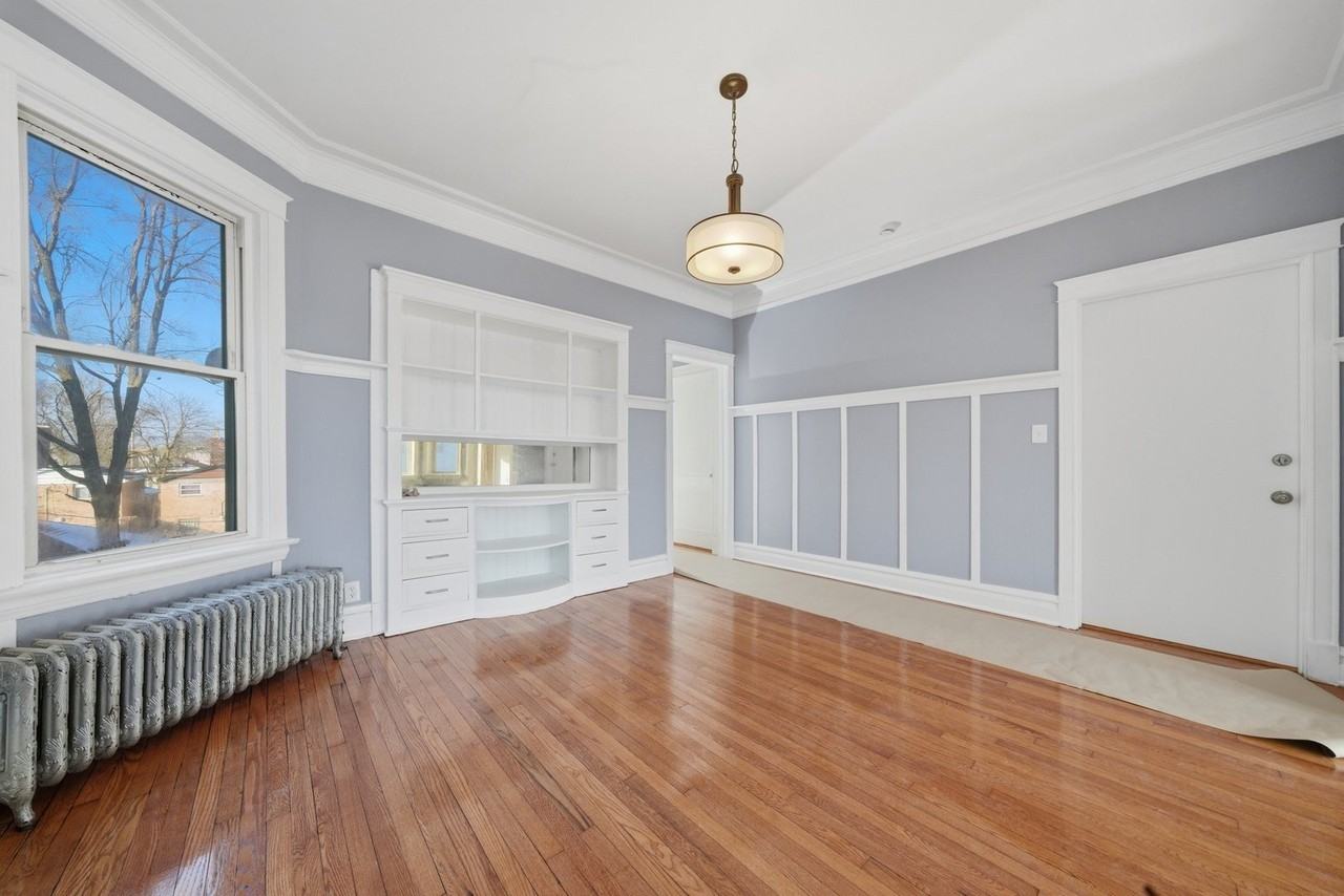 7442 S Langley Ave Unit 2 - Photo 3 of 7