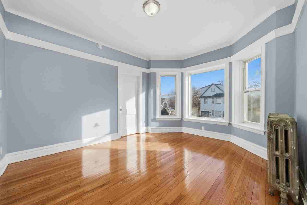 7442 S Langley Ave Unit 2 - Photo 4 of 7