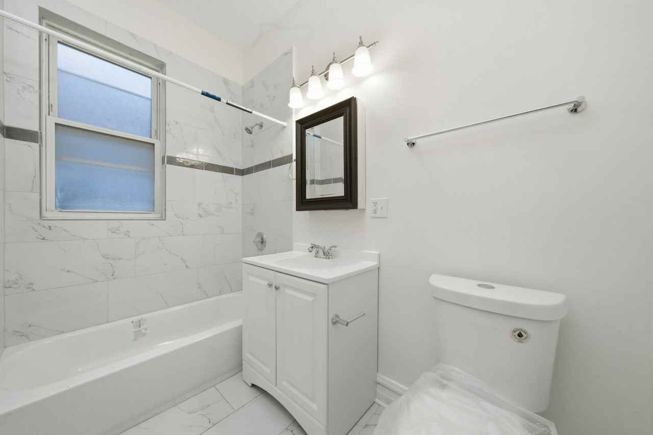 7442 S Langley Ave Unit 2 - Photo 7 of 7