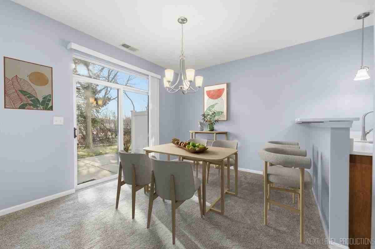 472 Majestic Ln - Photo 6 of 31