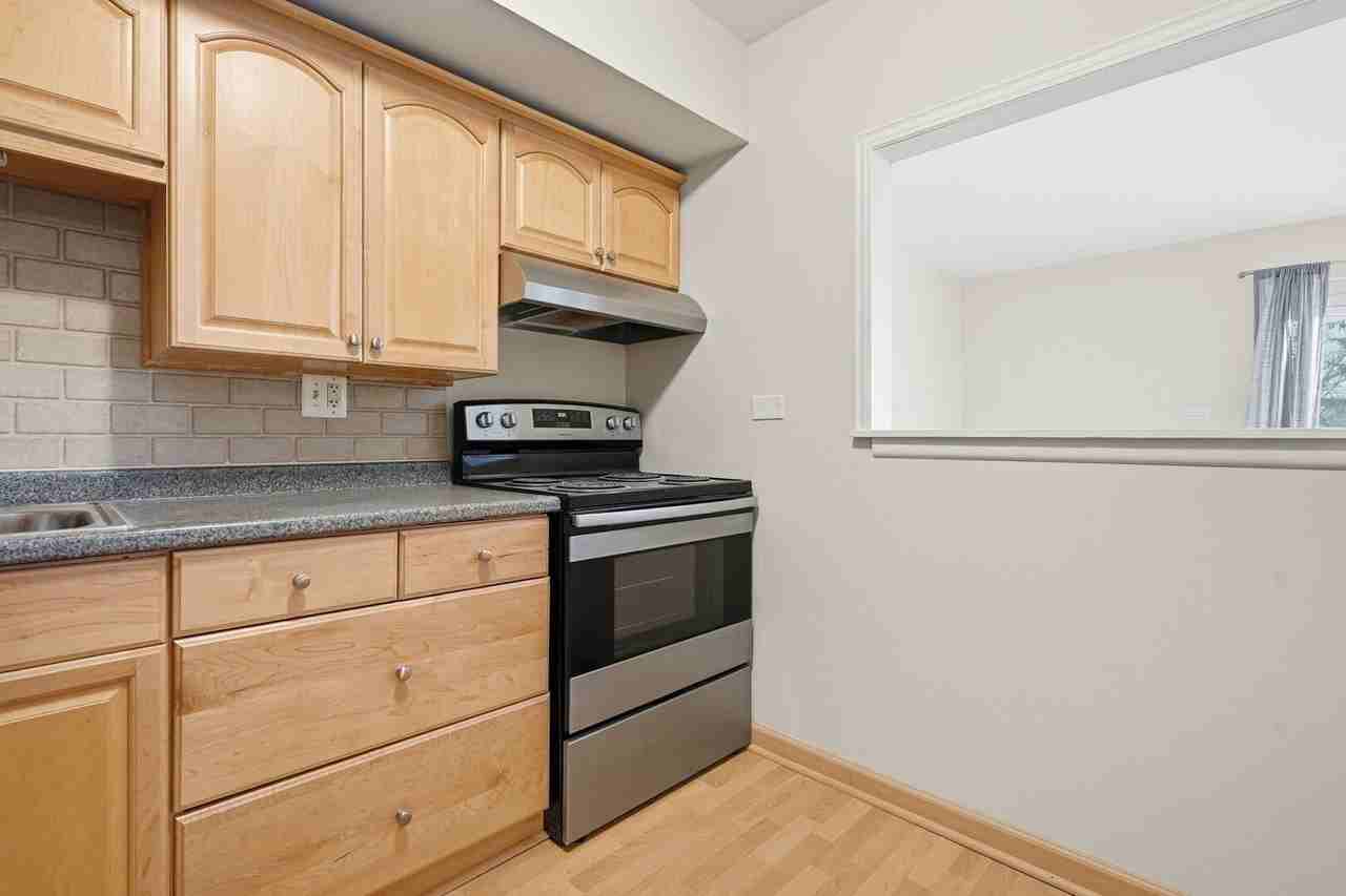 751 S Dwyer Ave Apt F - Photo 6 of 25