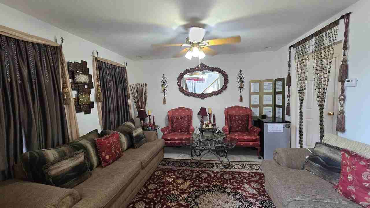 1925 Danube Way - Photo 2 of 8