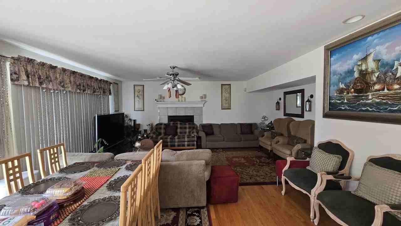 1925 Danube Way - Photo 3 of 8