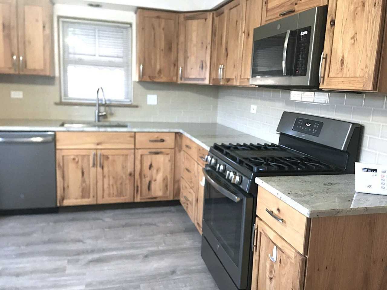 6408 W Raven St Unit 1 - Photo 6 of 14