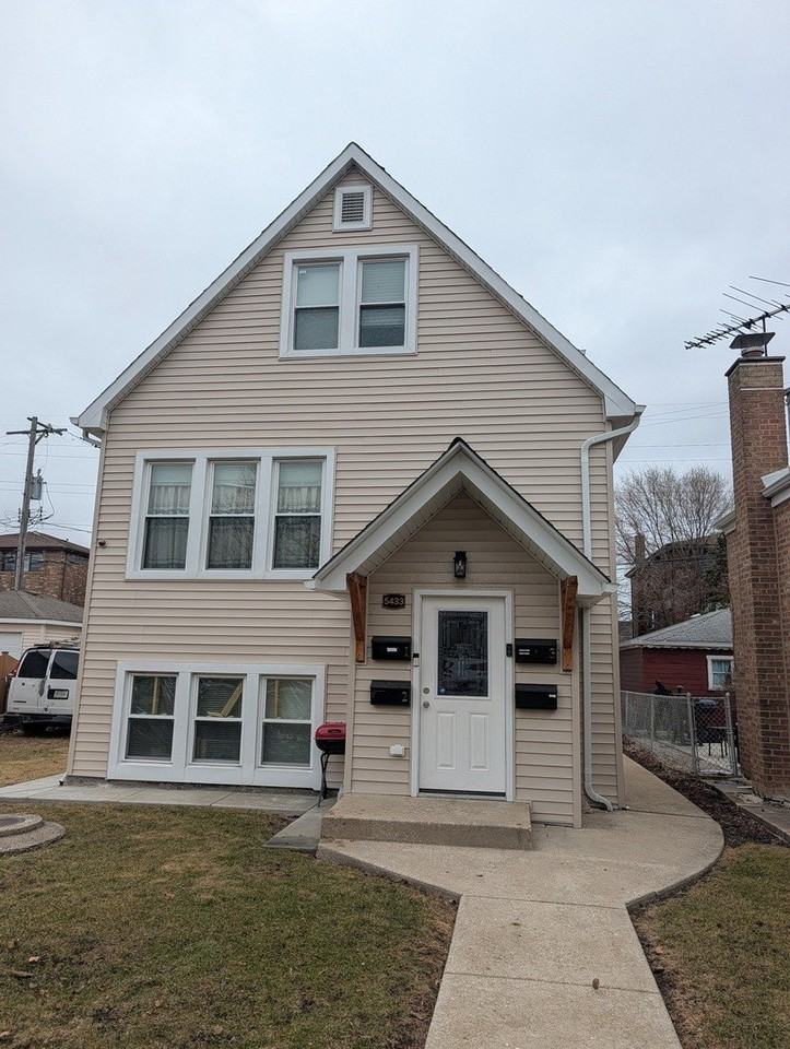 5433 S Millard Ave Unit 2 - Photo 2 of 10