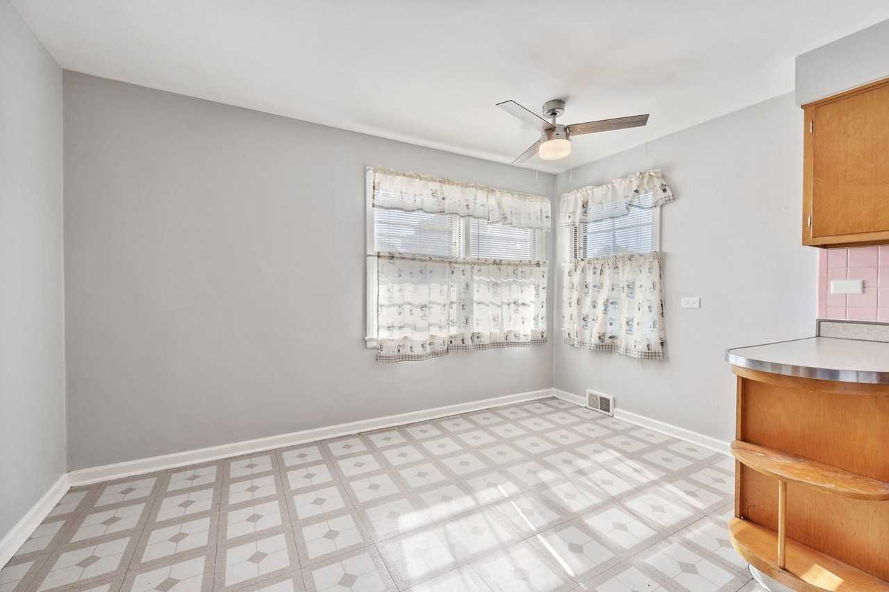 5429 N Kimball Ave #1 - Photo 7 of 11