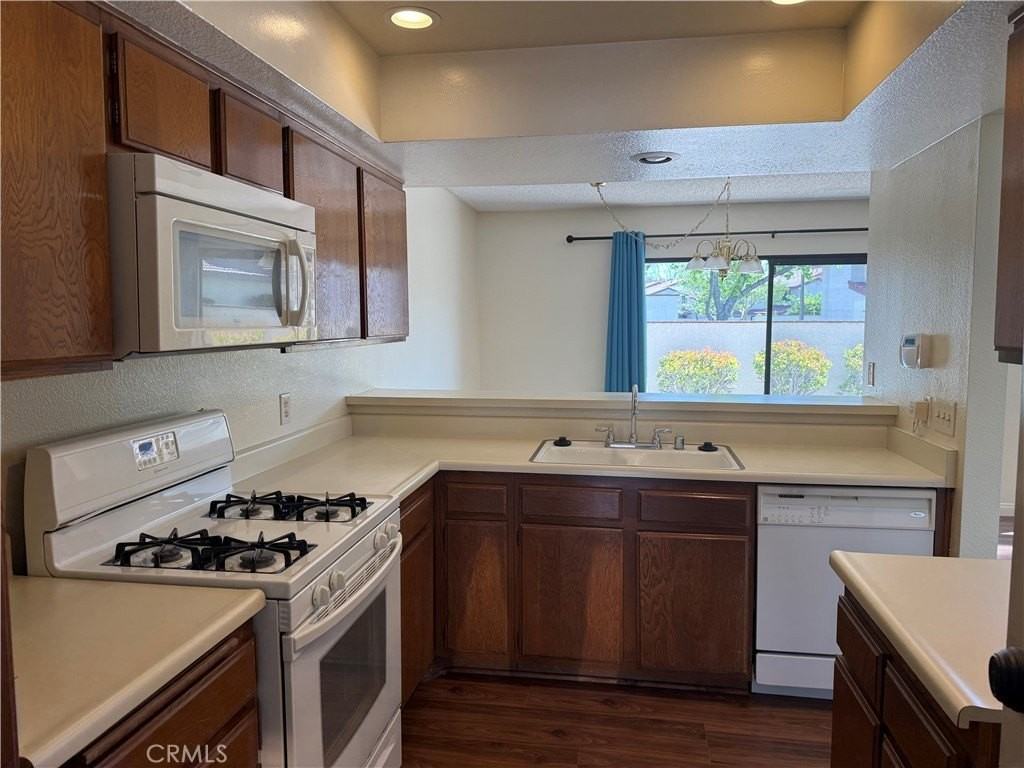 4686 Canyon Park Ln - Photo 6 of 26