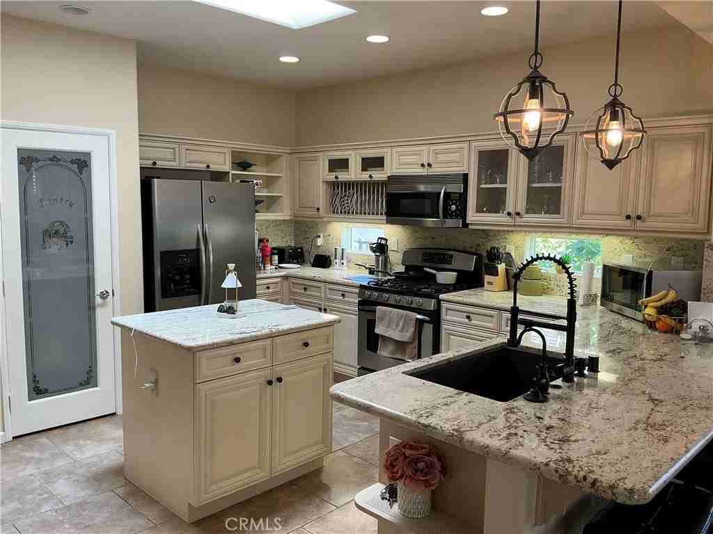 8837 Hollyhock Ct - Photo 2 of 13