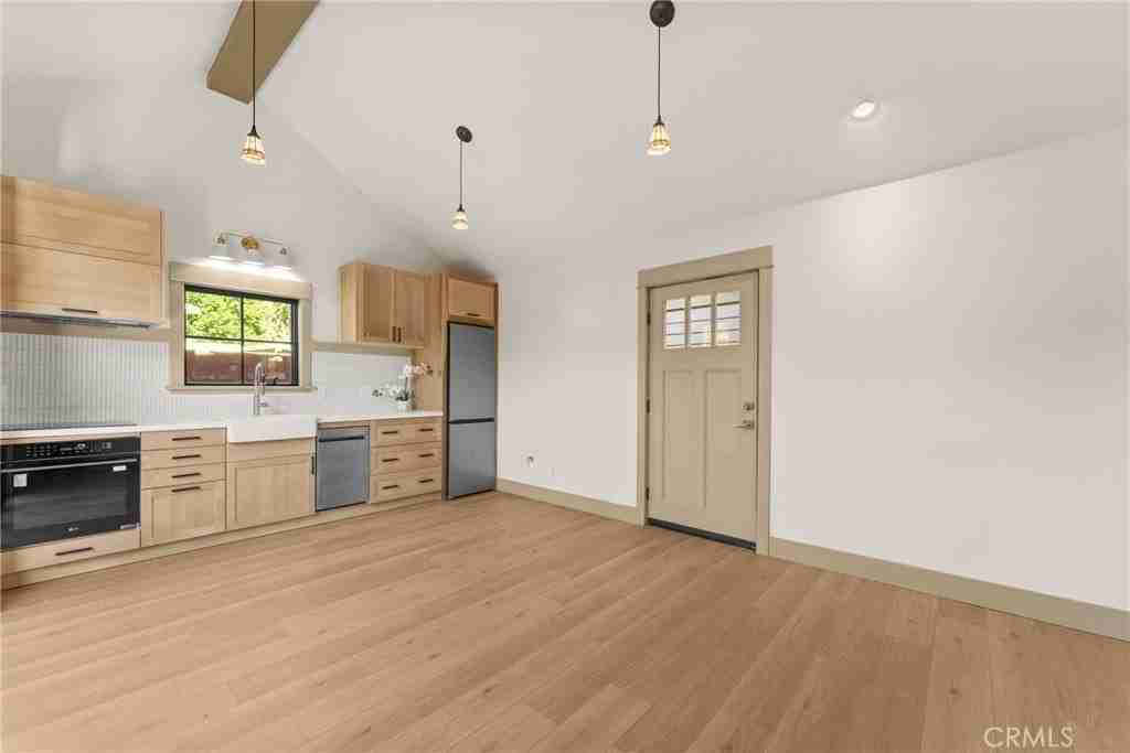 5409 Magnolia Ave - Photo 3 of 21