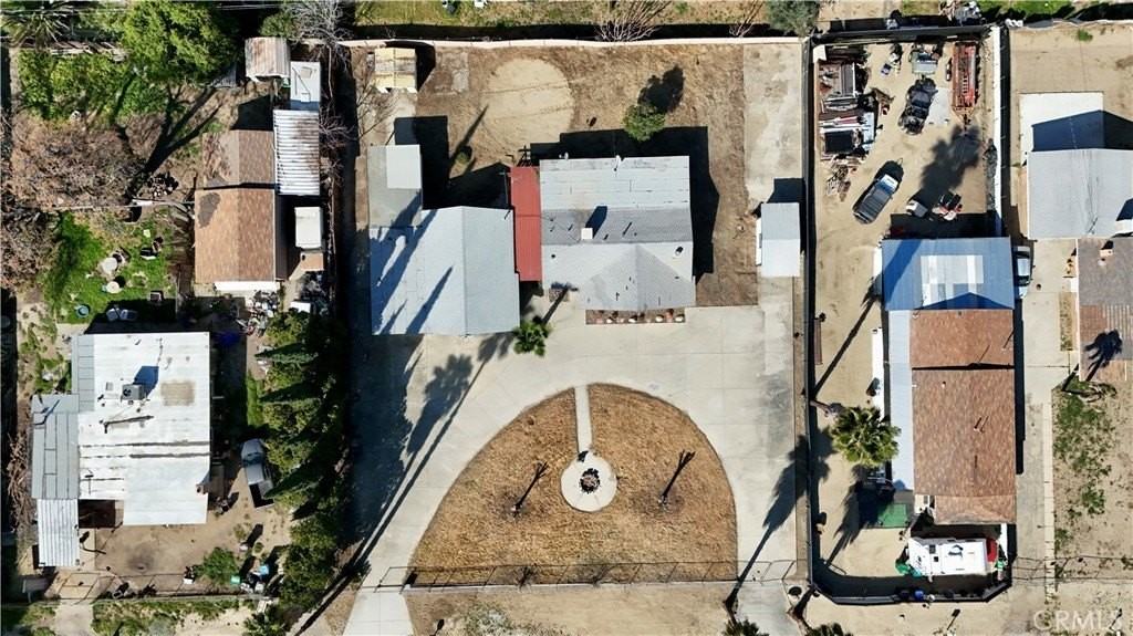 25595 5th St - Photo 2 of 6