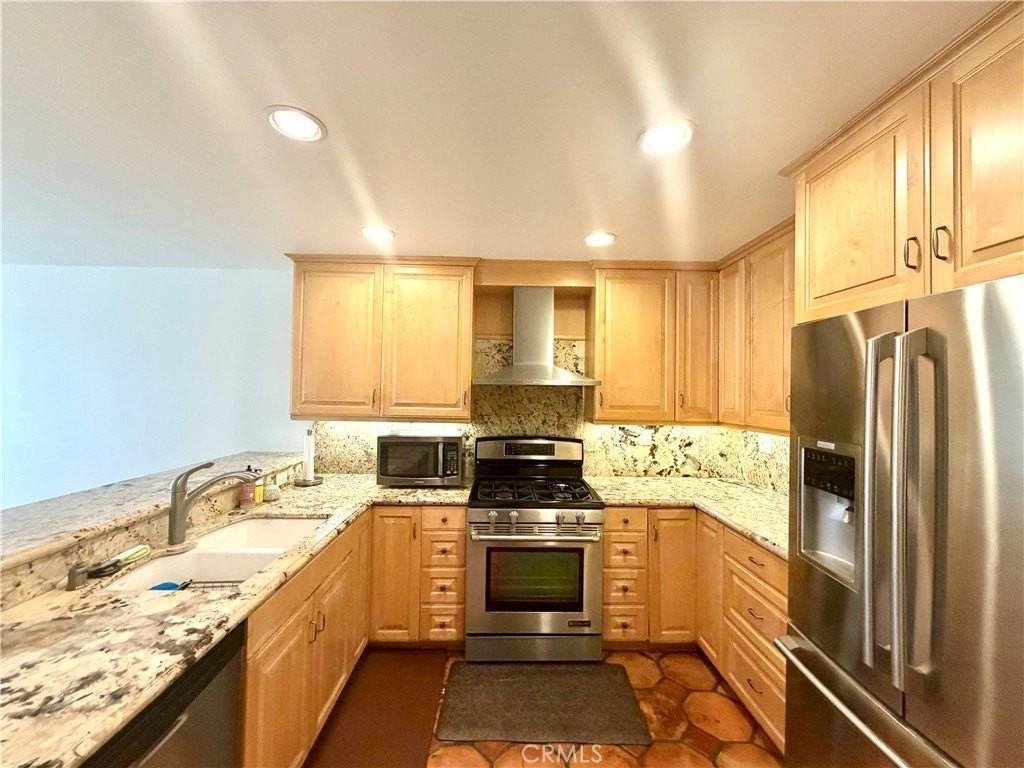 31862 Sunset Ave - Photo 3 of 9