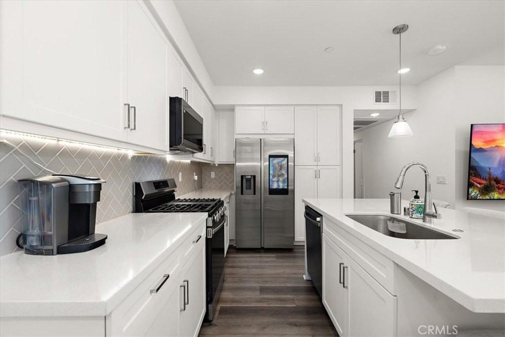 11063 Wander Dr - Photo 3 of 28