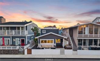featured image of 121 E Balboa Blvd