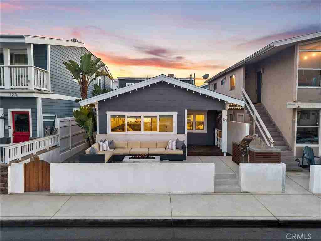 121 E Balboa Blvd - Photo 4 of 22