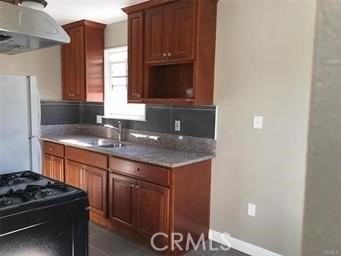 500 N Electric Ave #B - Photo 3 of 9