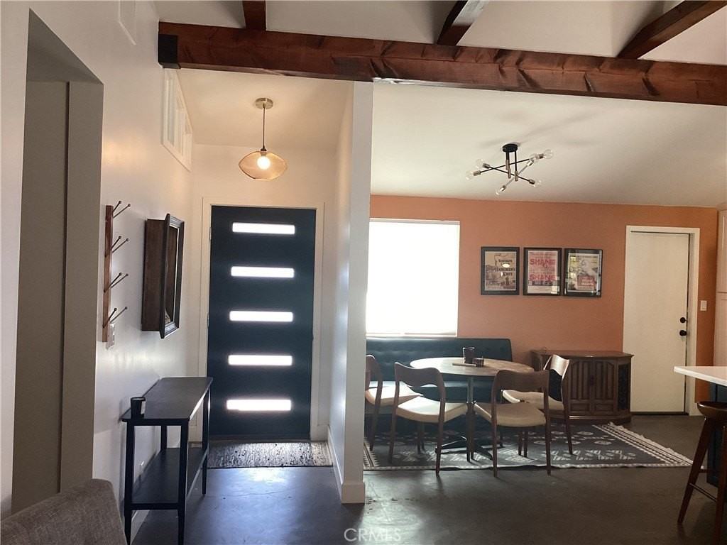 233 Almon Dr - Photo 4 of 21